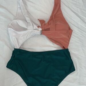 One Piece Open Abdomen Muti color Swimsuit*Sexy *Padded Cups* Large *NWOT